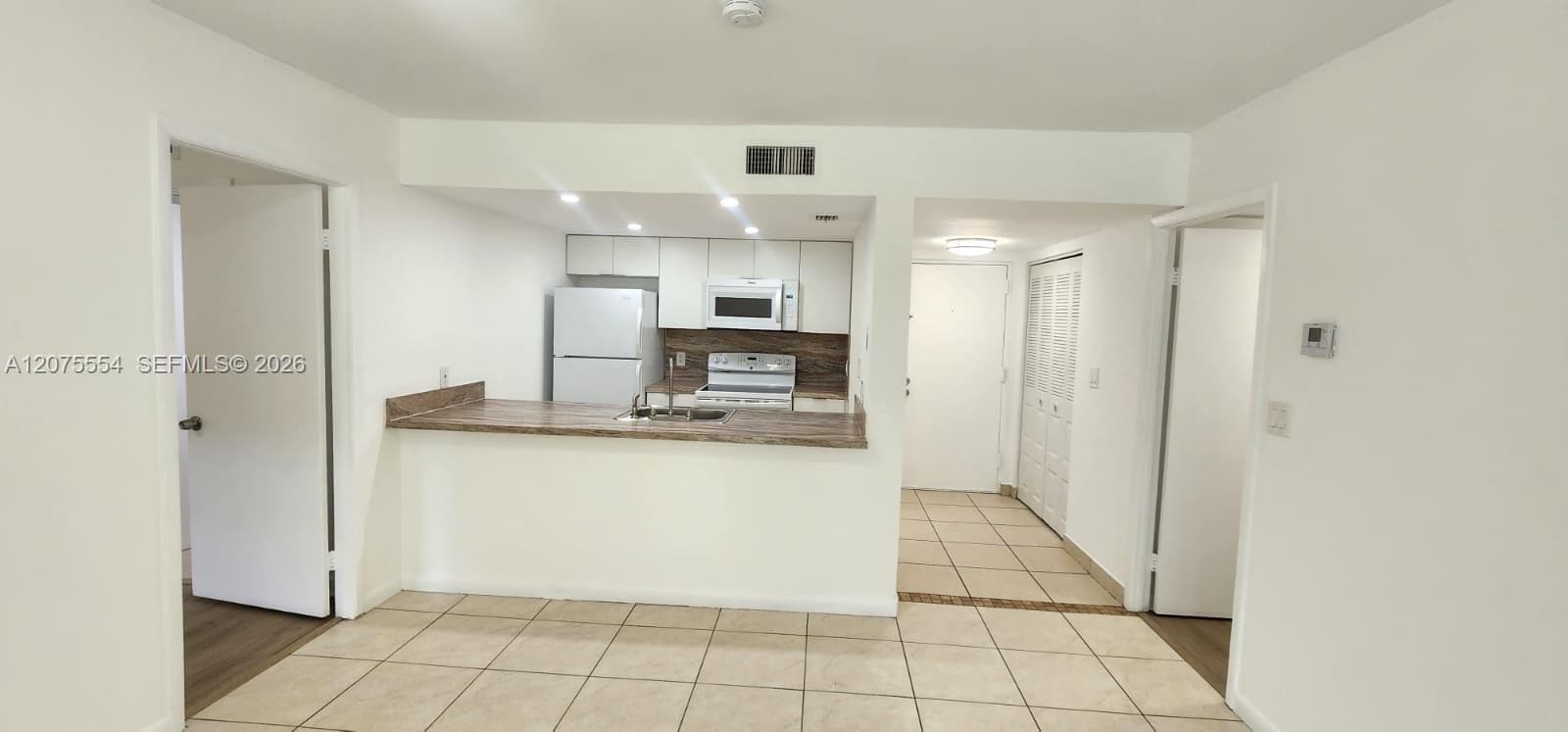 8160 Geneva Ct # 104, Doral, FL 33166 — zdjęcie 2