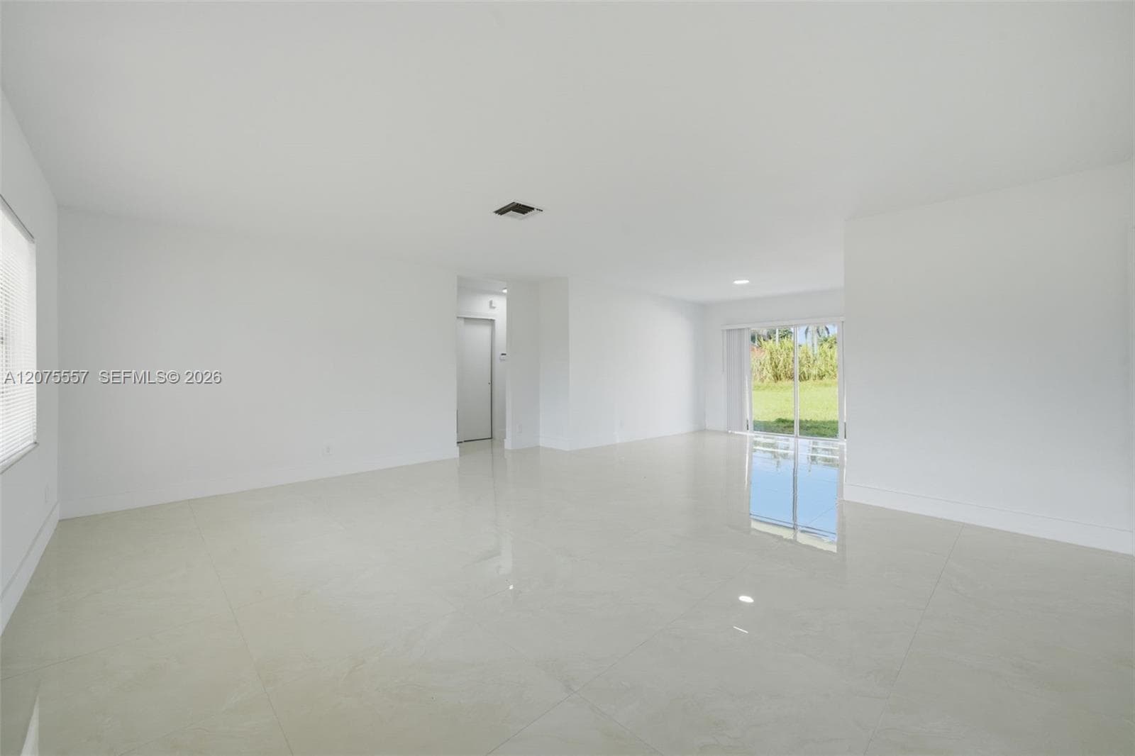 11000 NW 21st Ct # 11000, Miami, FL 33167 — zdjęcie 4