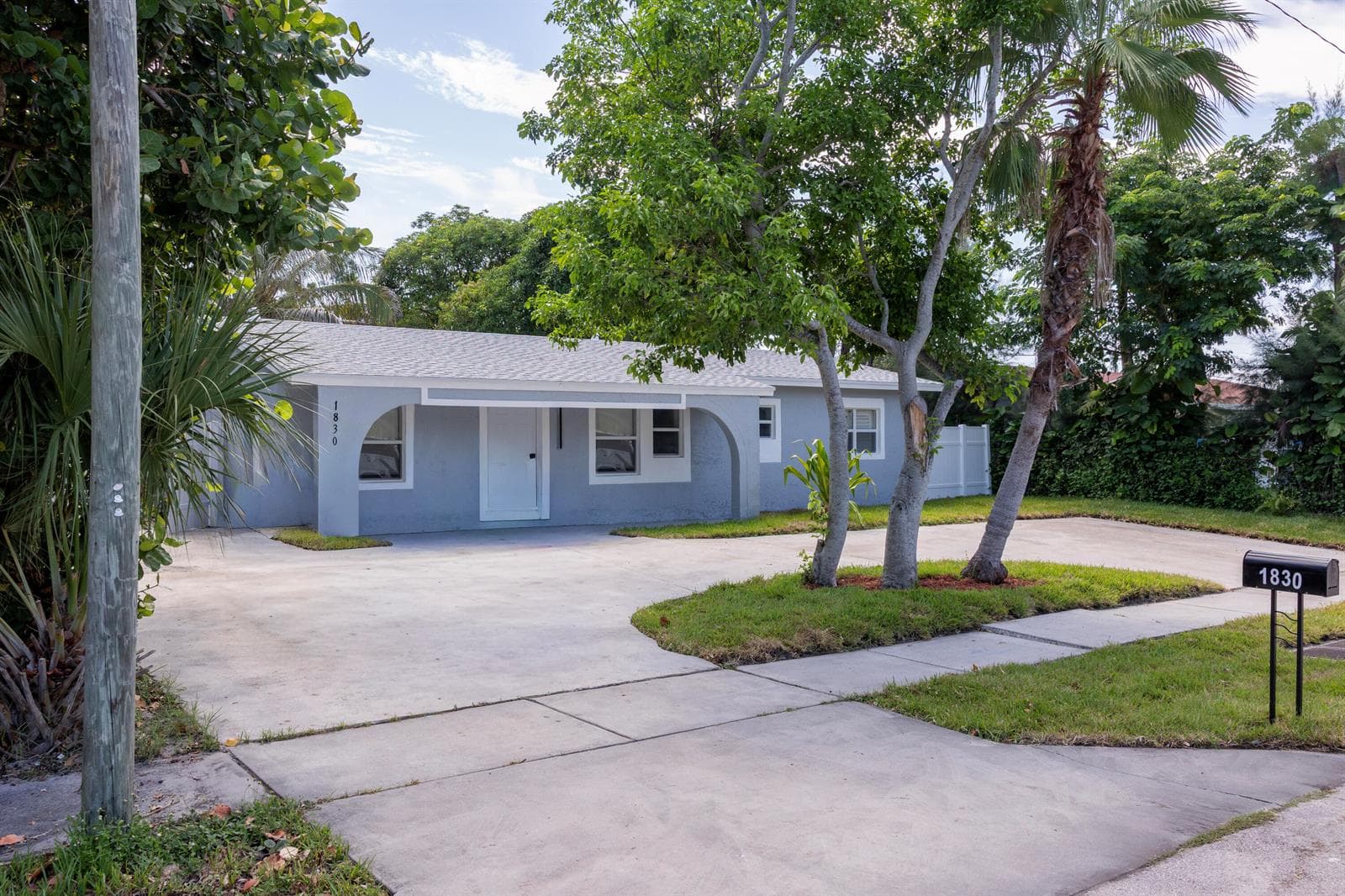 1830 NE 2ND Lane NE, Boynton Beach, FL 33435
