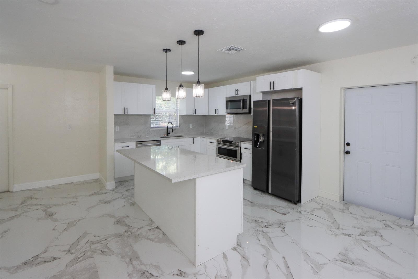 1830 NE 2ND Lane NE, Boynton Beach, FL 33435 — zdjęcie 4