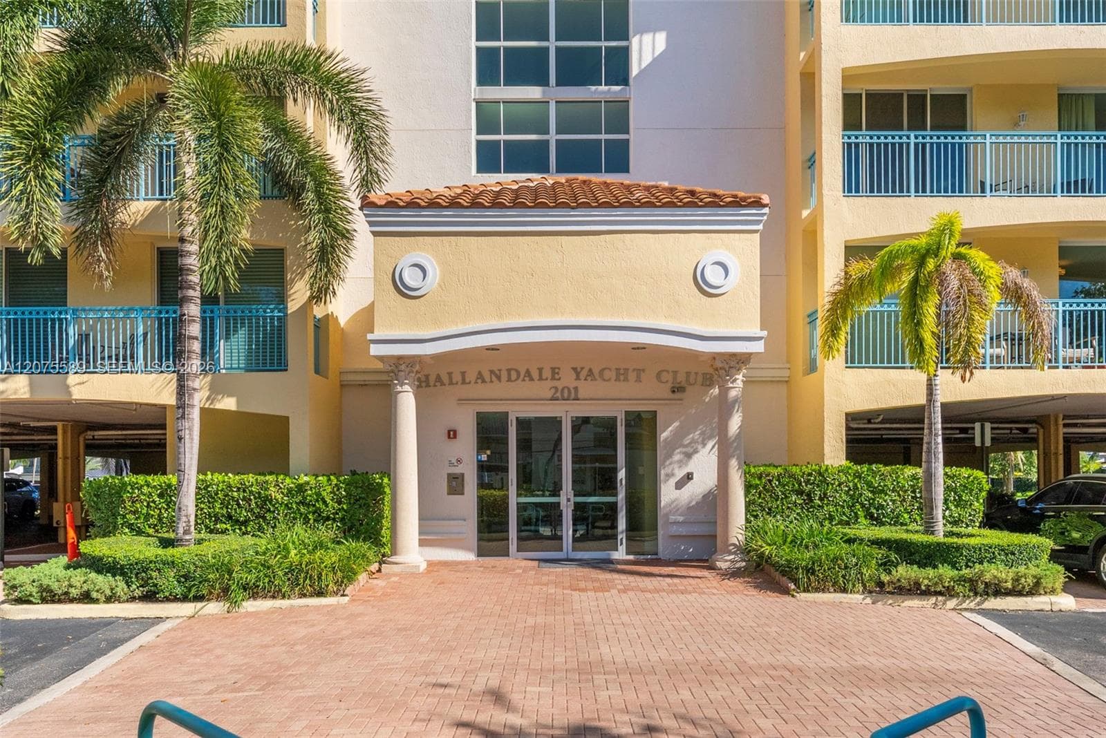 201 Golden Isles Dr # 505, Hallandale Beach, FL 33009 — zdjęcie 3