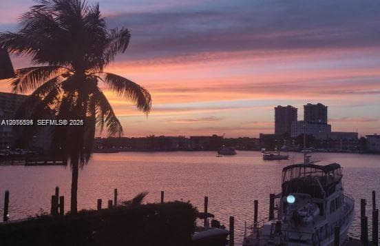 200 Golden Isles Dr # 401, Hallandale Beach, FL 33009 — zdjęcie 5