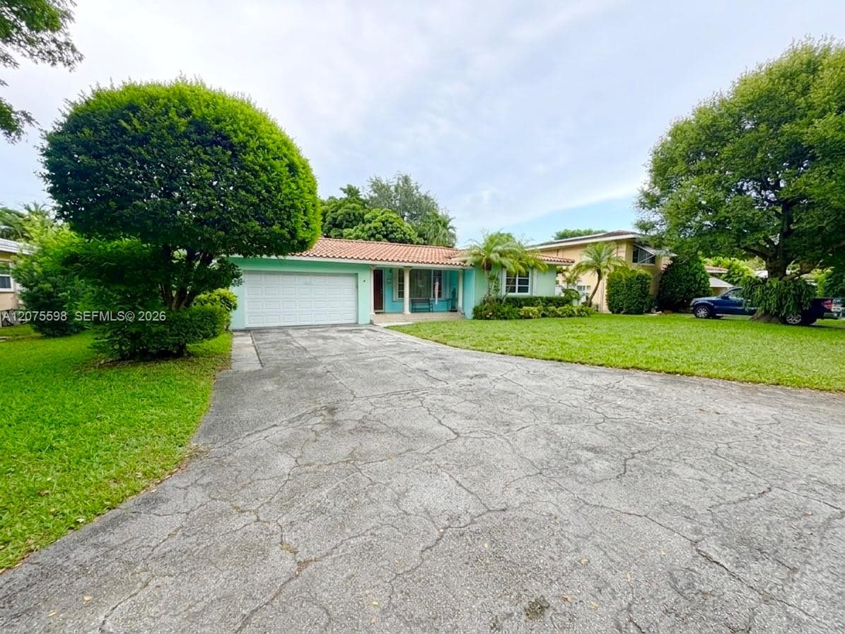 951 NE 115th St, Biscayne Park, FL 33161 — zdjęcie 2
