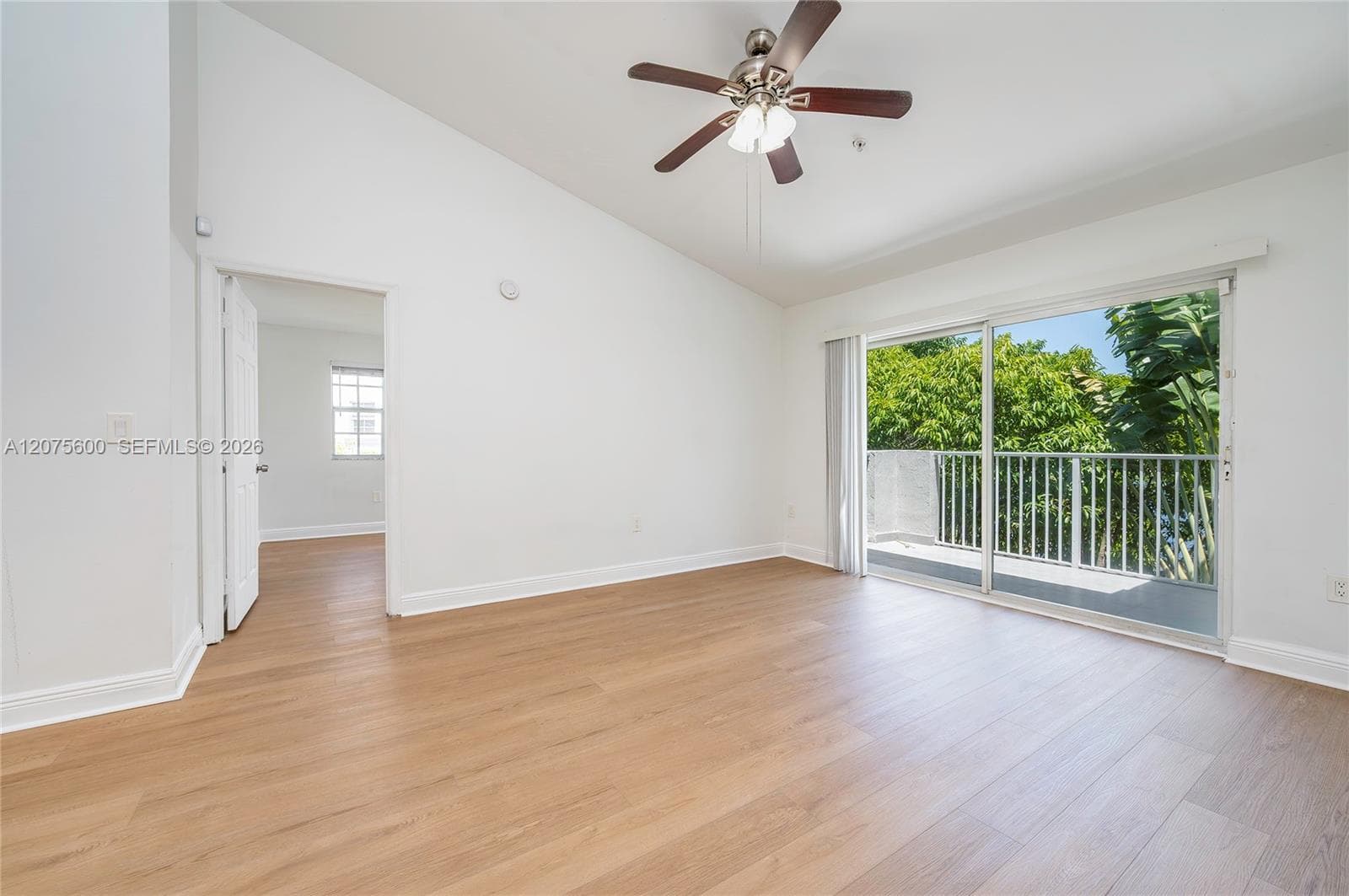 11145 SW 6th St # 302, Pembroke Pines, FL 33025 — zdjęcie 2