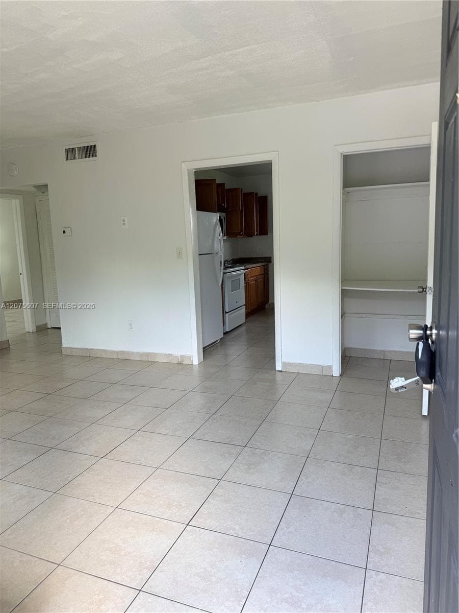 520 SW Krome Ter # 4, Homestead, FL 33030 — zdjęcie 2
