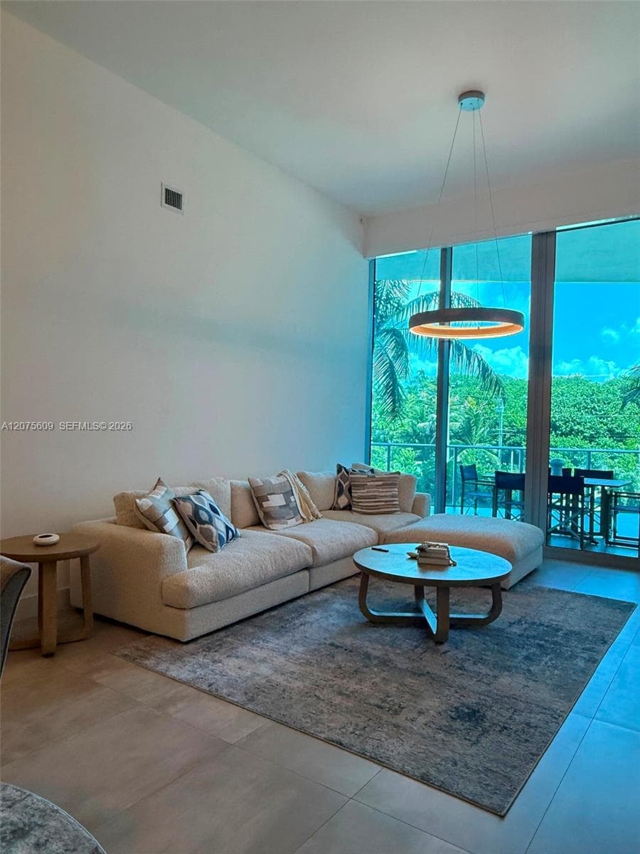 701 N Fort Lauderdale Beach Blvd # 214, Fort Lauderdale, FL 33304 — zdjęcie 2