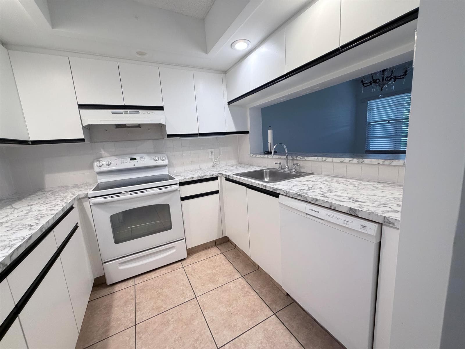 1300 SW 125TH Avenue # 103K, Pembroke Pines, FL 33027 — zdjęcie 4