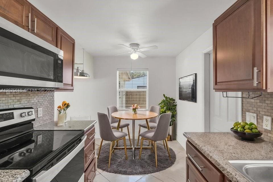 2539 Coolidge St, Hollywood, FL 33020 — zdjęcie 3
