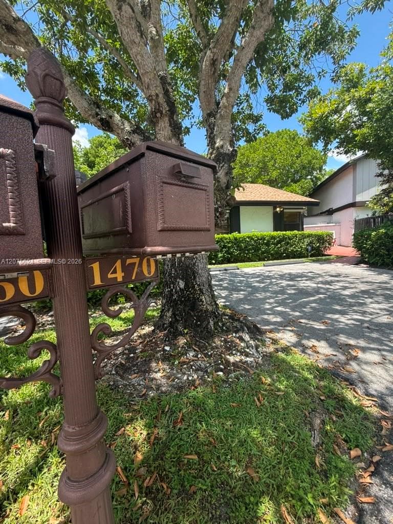1470 Flamingo Ct, Pembroke Pines, FL 33026 — zdjęcie 2