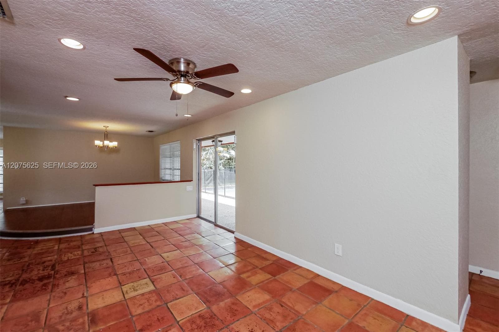 7518 NW 42nd Dr, Coral Springs, FL 33065 — zdjęcie 5