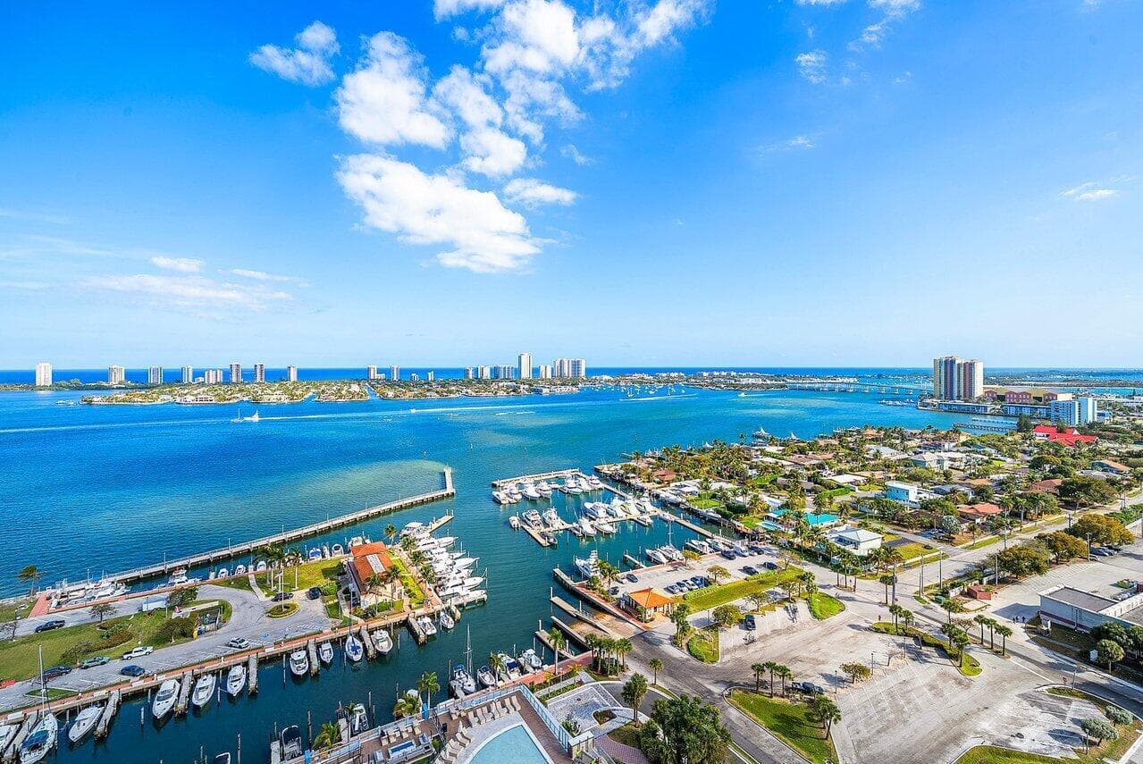 220 LAKE SHORE Drive # 702, Lake Park, FL 33403