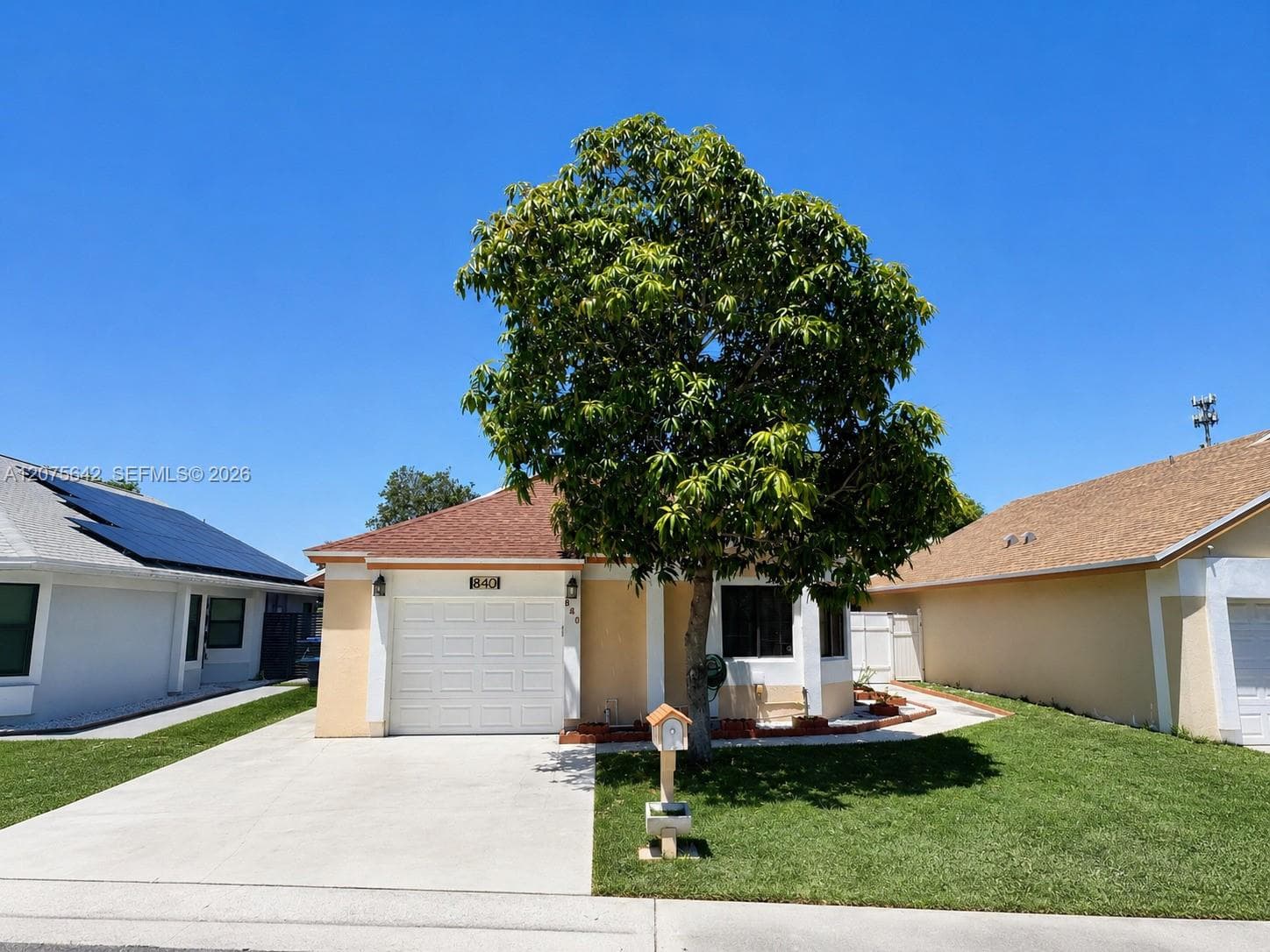 840 W Palm Run Dr, North Lauderdale, FL 33068