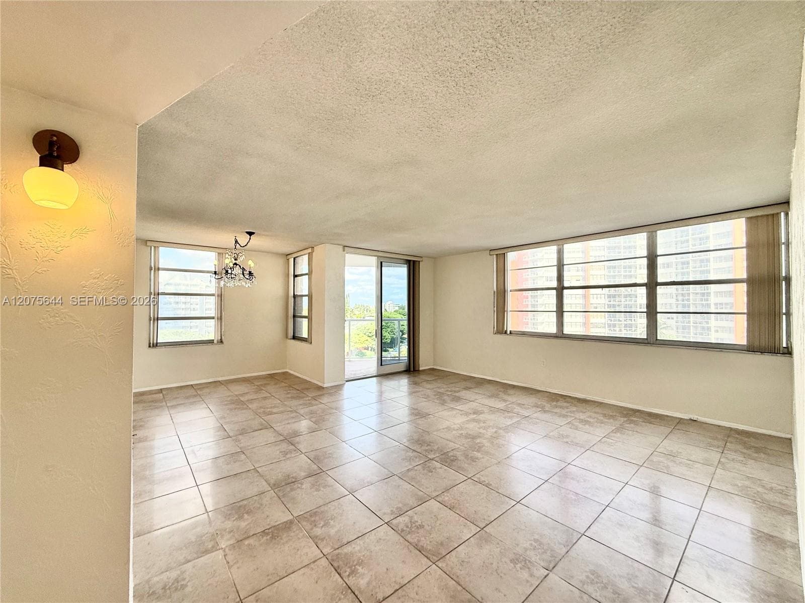 1351 NE Miami Gardens Dr # 626E, Miami, FL 33179 — zdjęcie 2