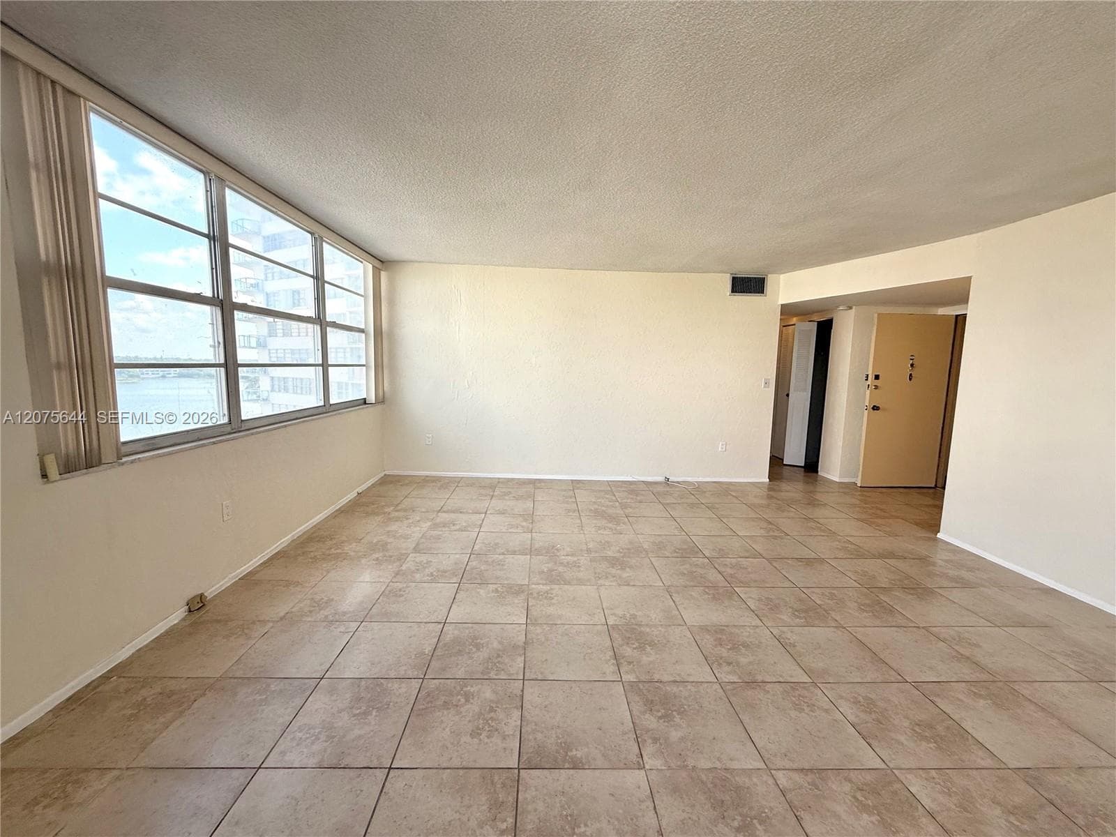 1351 NE Miami Gardens Dr # 626E, Miami, FL 33179 — zdjęcie 4