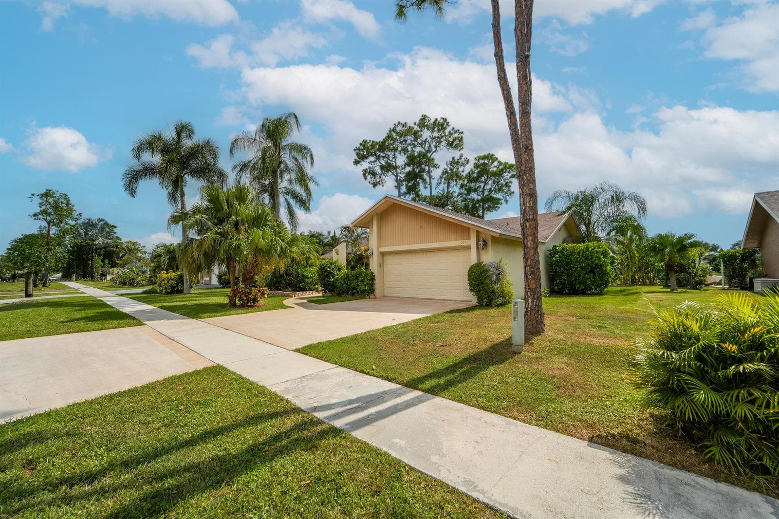 217 PARKWOOD Drive S, Royal Palm Beach, FL 33411 — zdjęcie 5