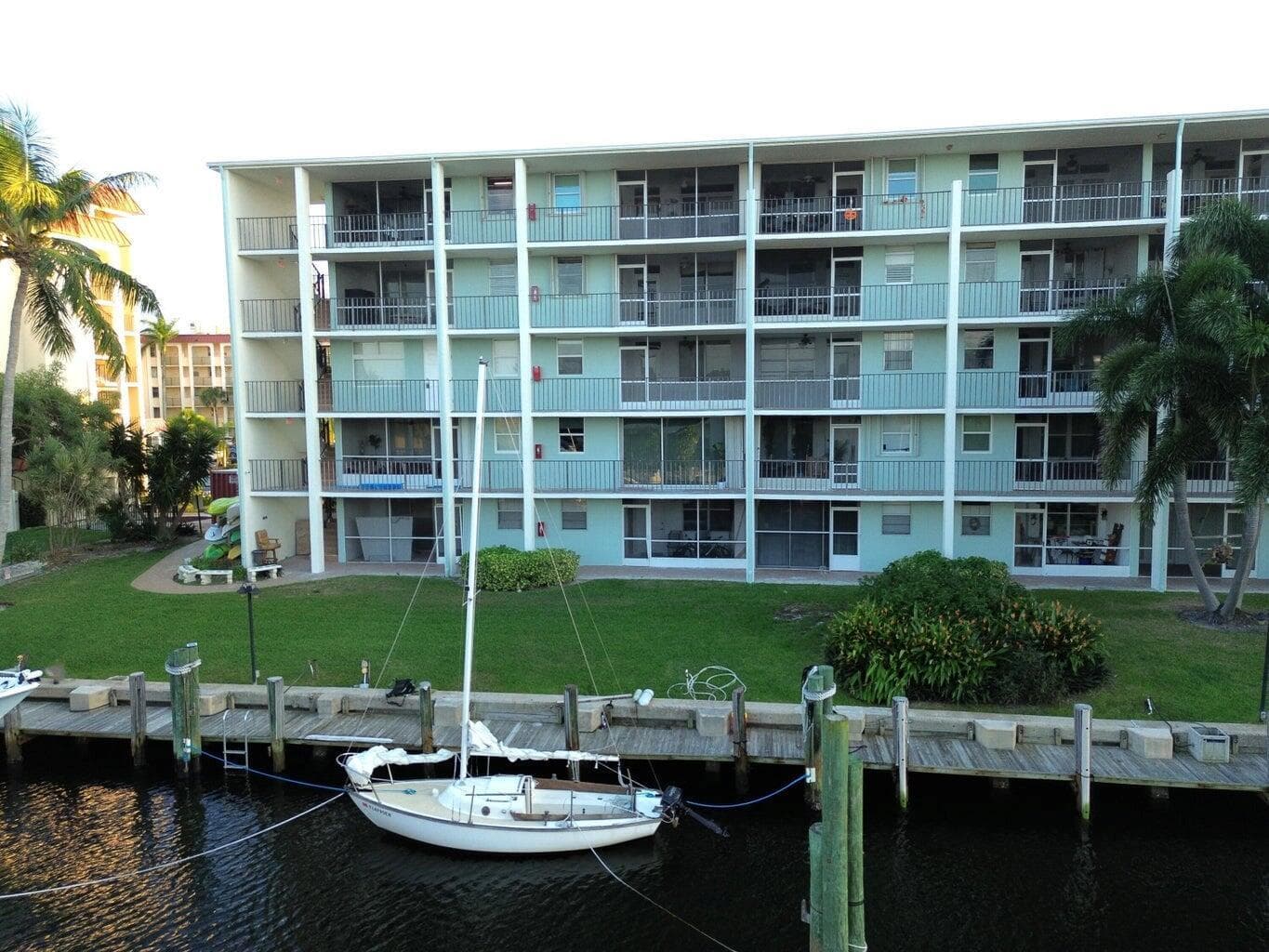 109 PARADISE HARBOUR Boulevard # 414, North Palm Beach, FL 33408