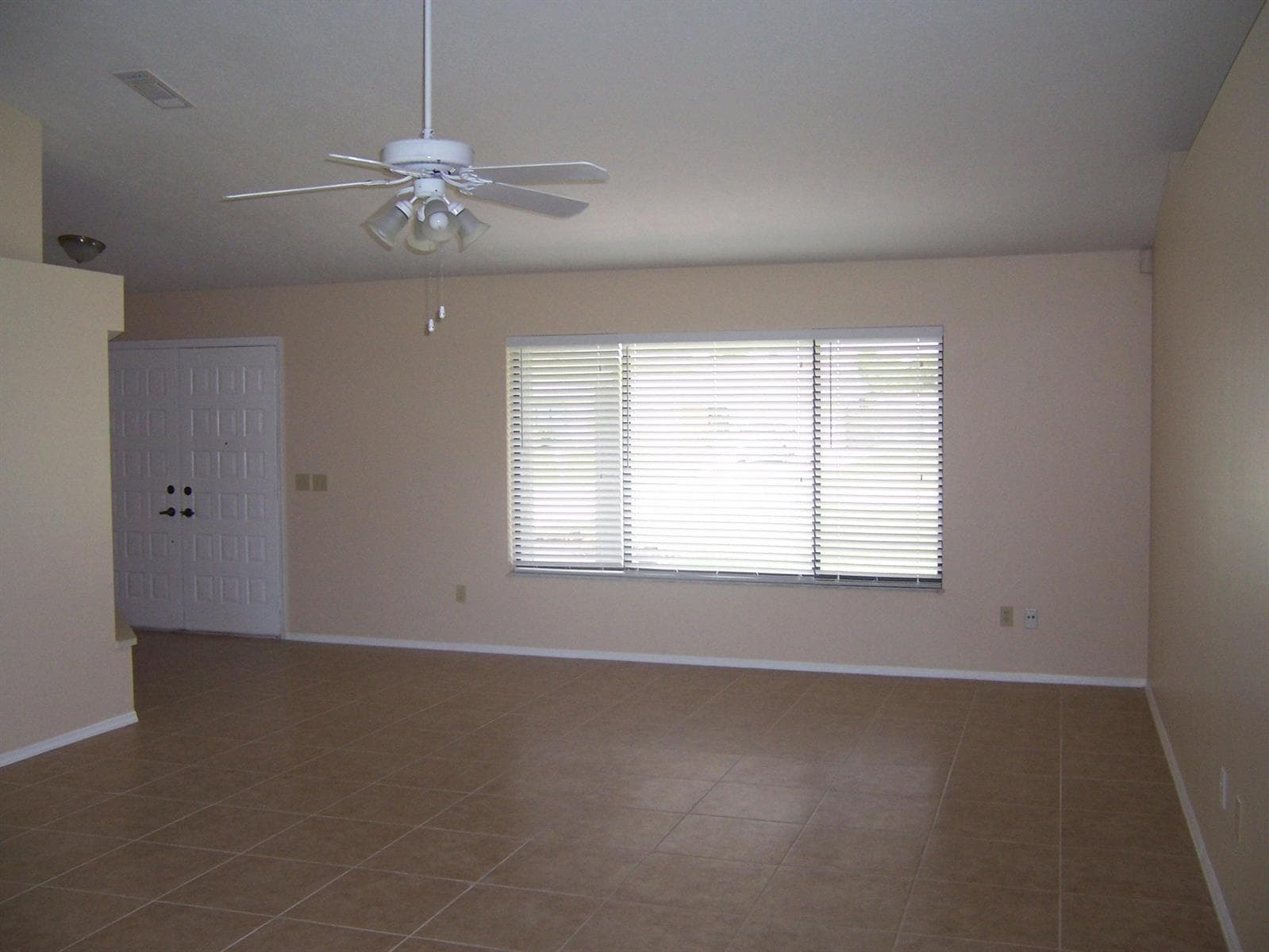 2163 SE SHELTER Drive, Port St. Lucie, FL 34952 — zdjęcie 4