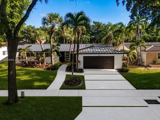 6931 Loch Ness Dr, Miami Lakes, FL 33014 — zdjęcie 2
