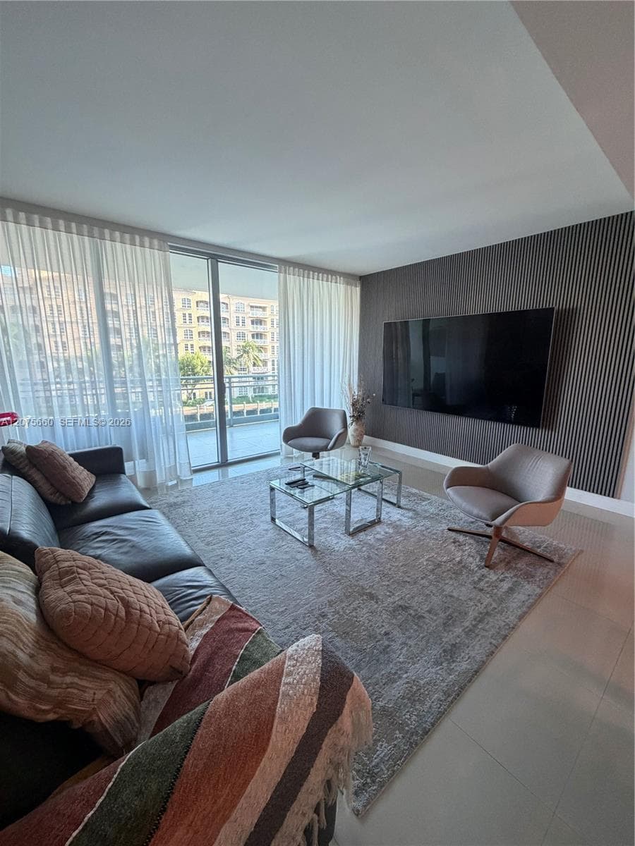 2950 NE 188th St # 325, Aventura, FL 33180 — zdjęcie 2