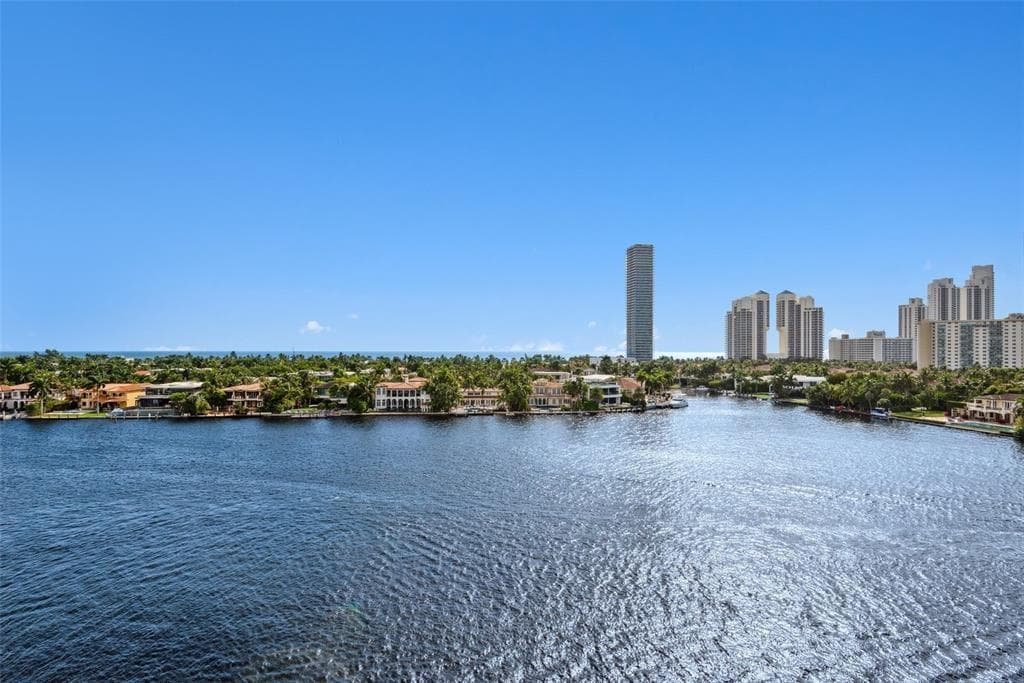 19707 Turnberry Way # 9J, Aventura, FL 33180