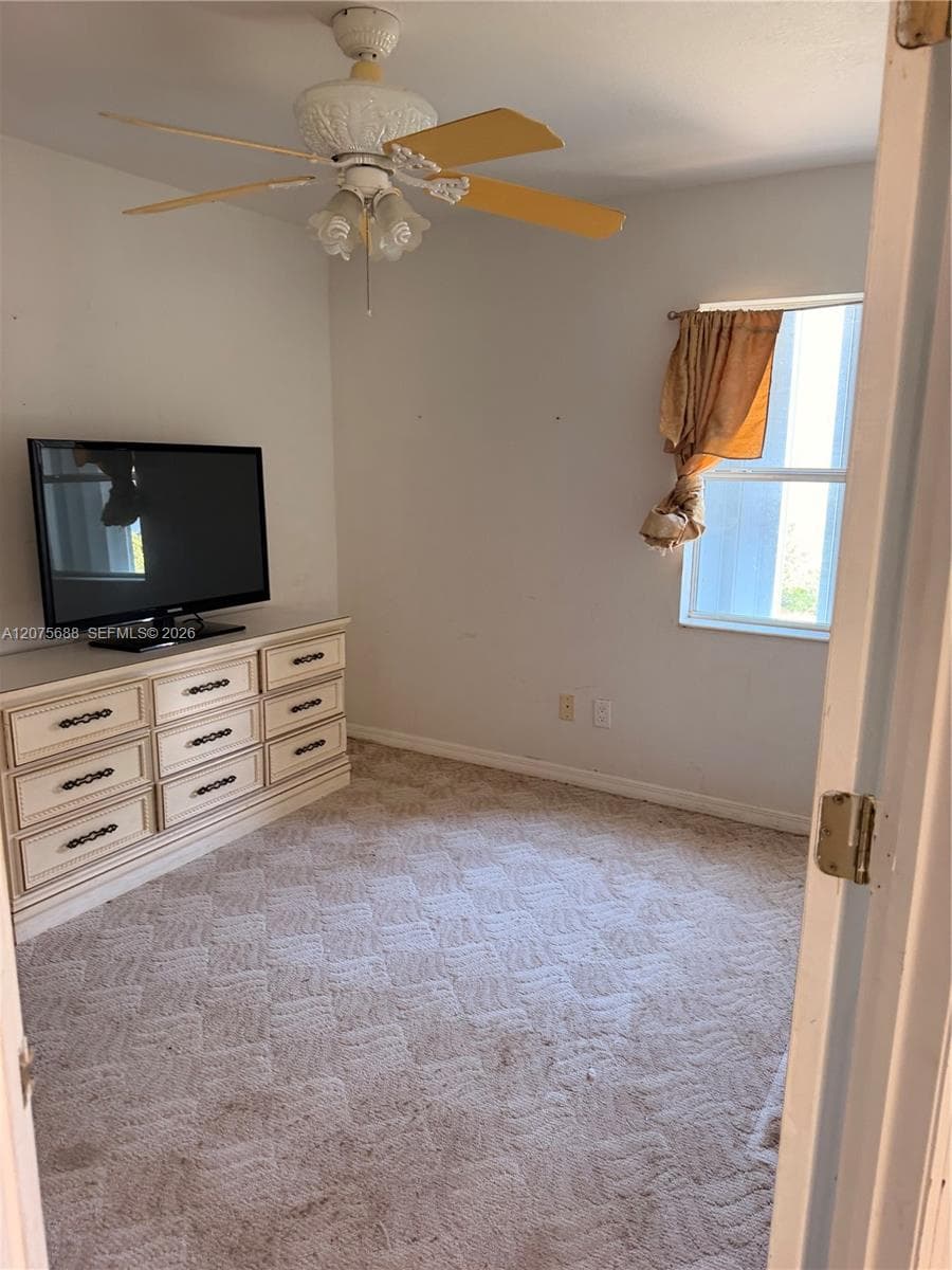 921 Redwood St, Daytona, FL 32117 — zdjęcie 3