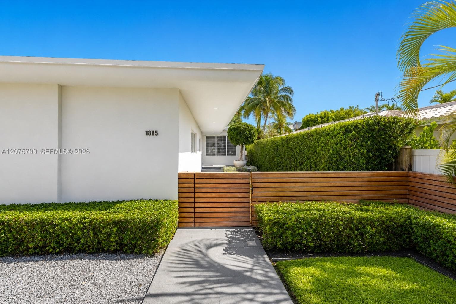 1885 Daytonia Rd, Miami Beach, FL 33141 — zdjęcie 2