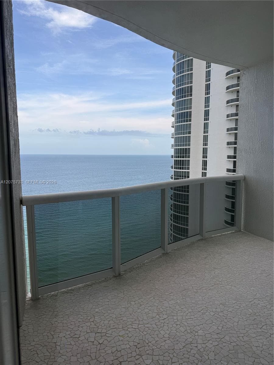 16001 SW Collins Ave # 2406, Sunny Isles Beach, FL 33160 — zdjęcie 2