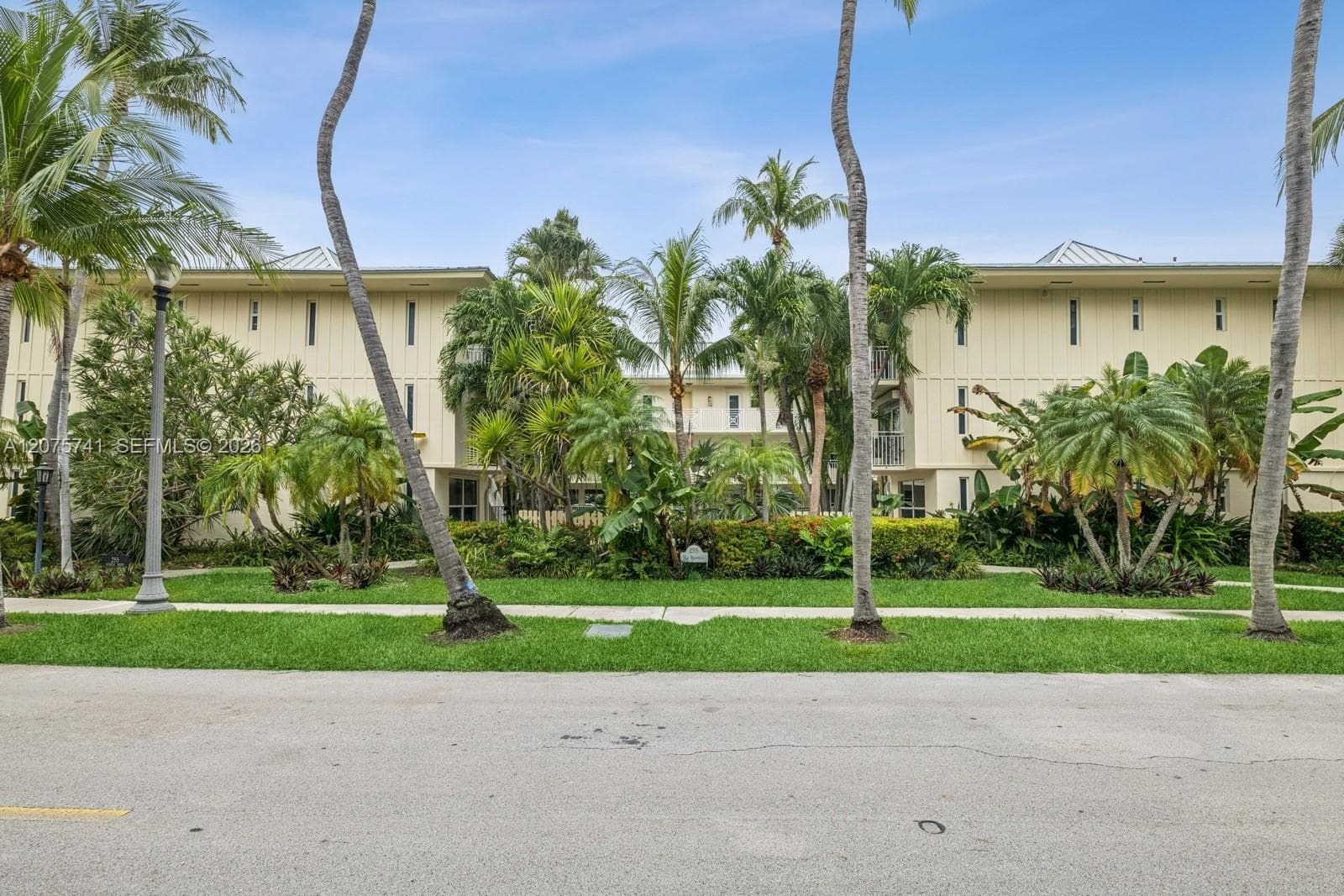 255 Sunrise Dr # 107, Key Biscayne, FL 33149 — zdjęcie 2