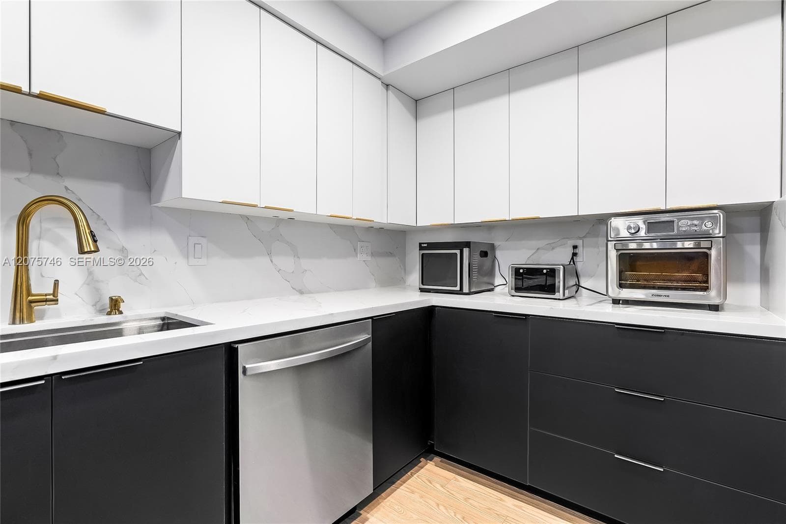 600 Three Islands Blvd # 305, Hallandale Beach, FL 33009 — zdjęcie 3