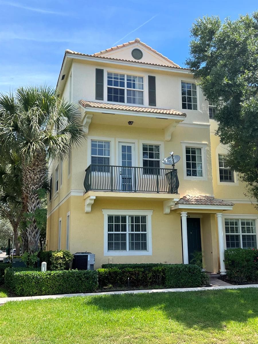 1844 NW 9th Street, Boca Raton, FL 33486