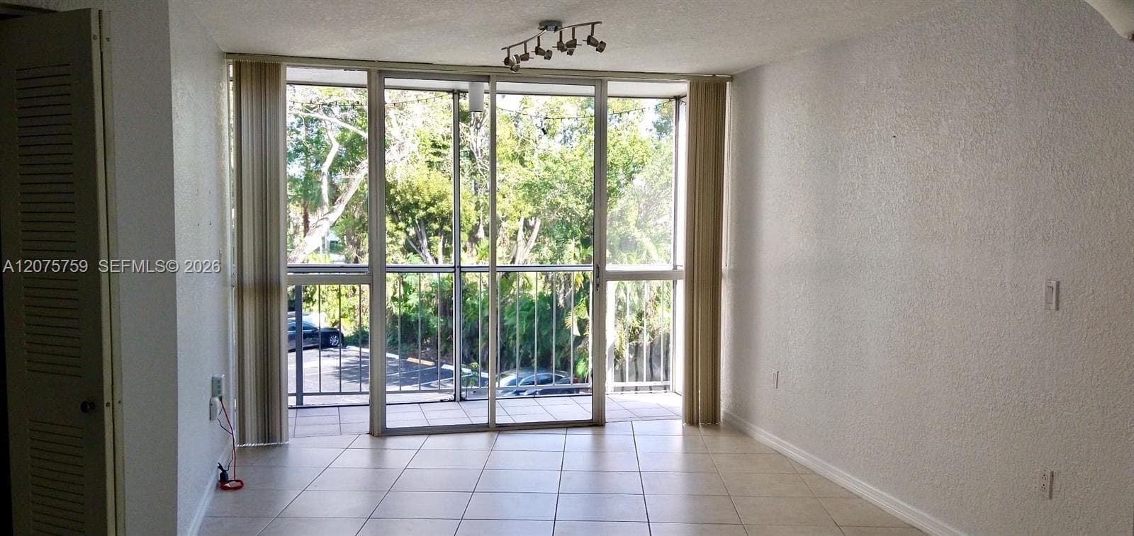 6955 NW 186th St # F310, Hialeah, FL 33015 — zdjęcie 2
