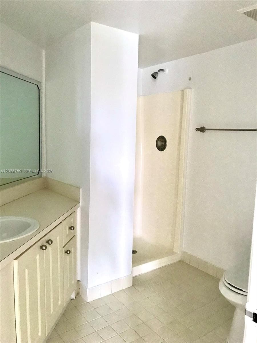 6955 NW 186th St # F310, Hialeah, FL 33015 — zdjęcie 5