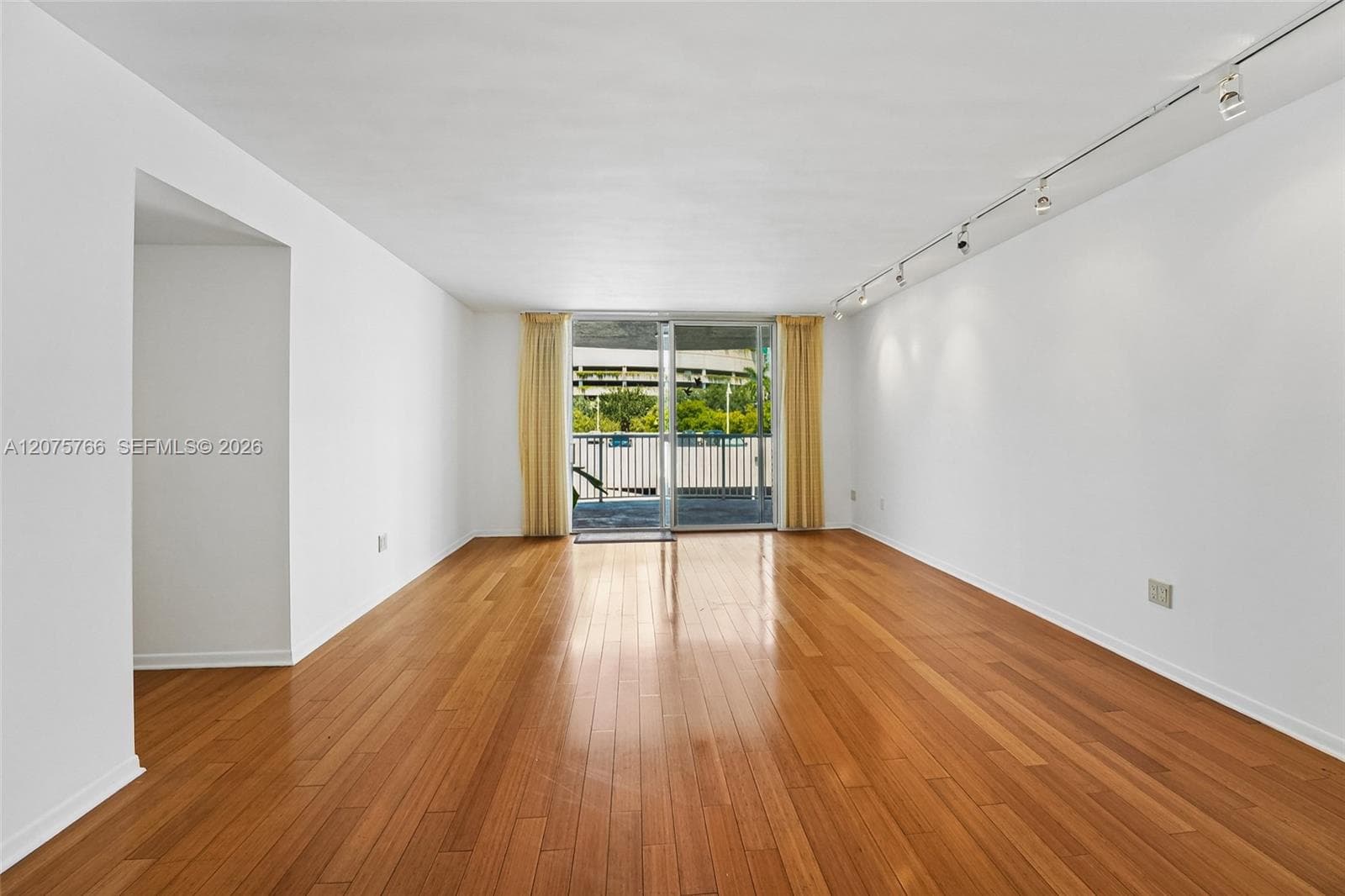 1420 Brickell Bay Dr # 206D, Miami, FL 33131 — zdjęcie 4