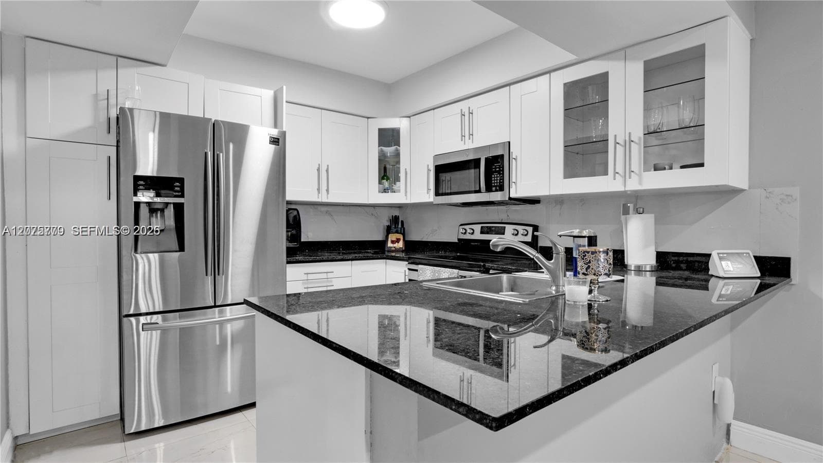 7025 W 3rd Ct, Hialeah, FL 33014 — zdjęcie 5