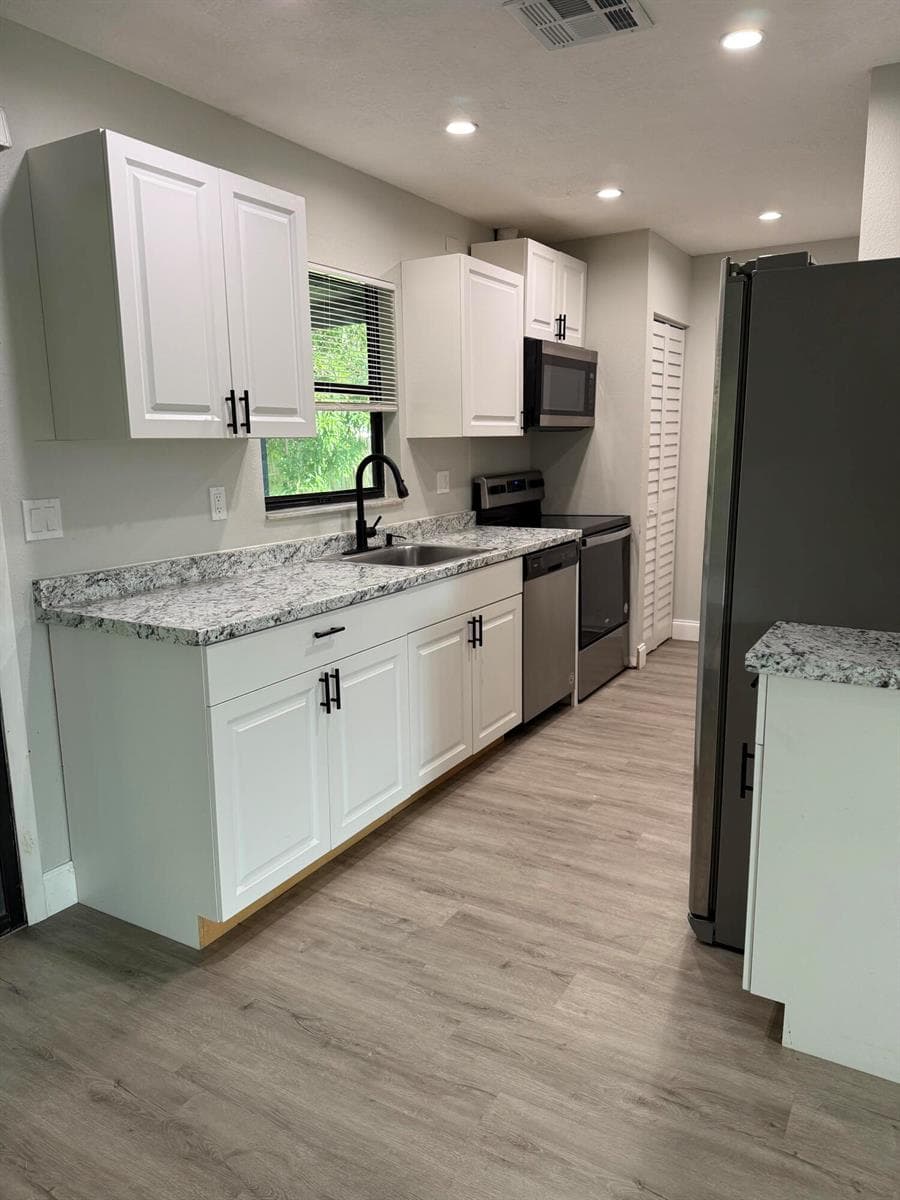 1931 SW Beekman Street, Port St. Lucie, FL 34953 — zdjęcie 2
