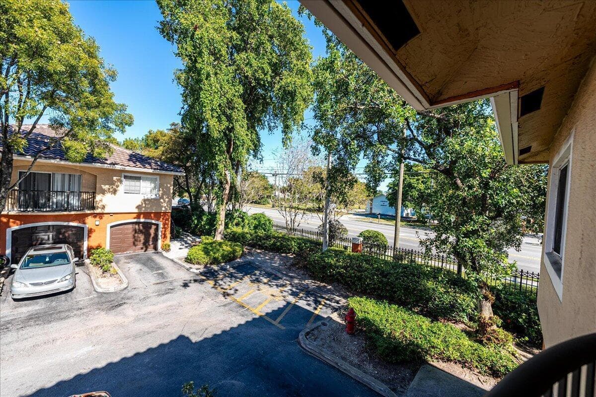 4197 N HAVERHILL Road # 215, West Palm Beach, FL 33417 — zdjęcie 2