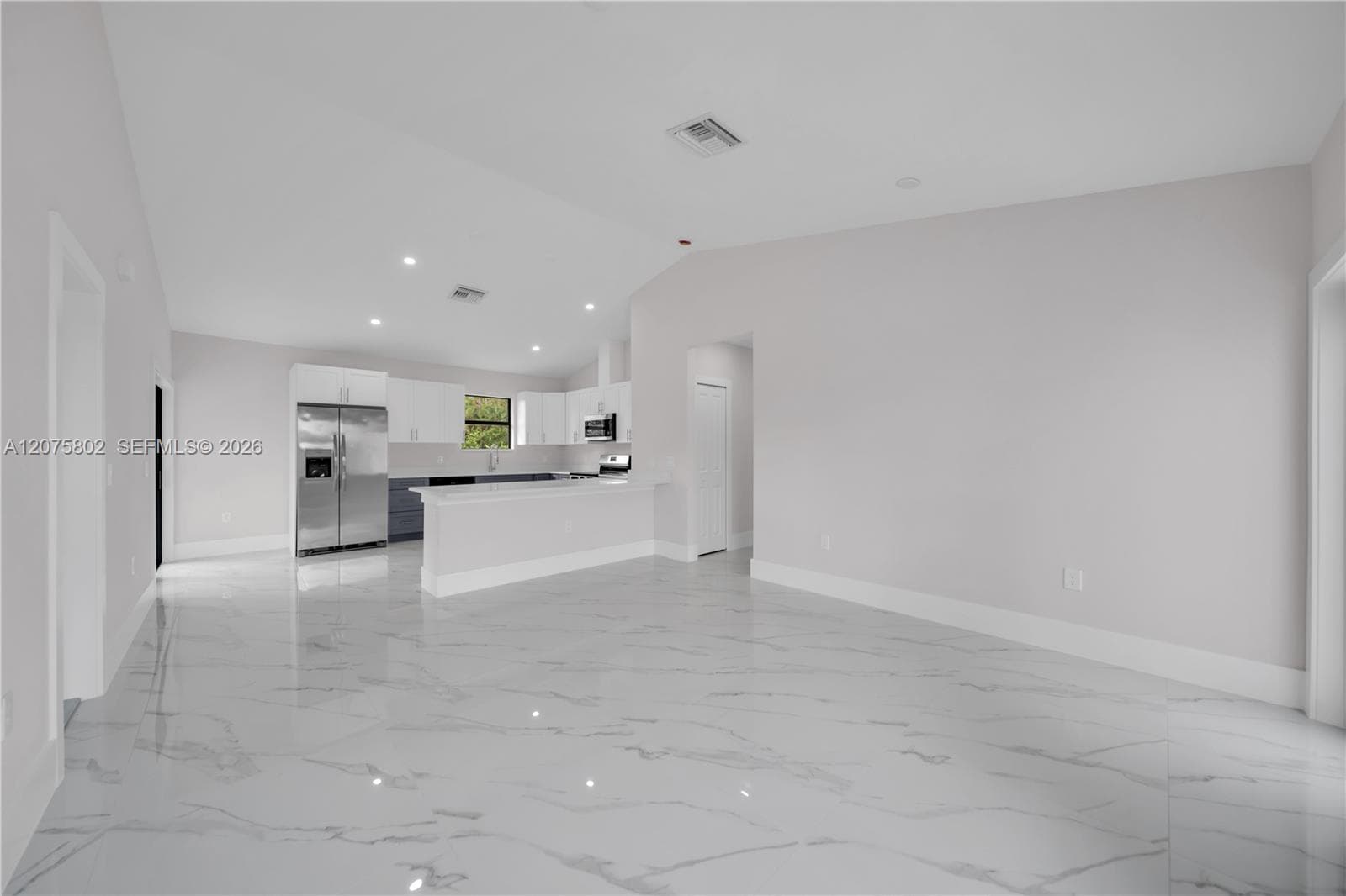 457 Woodman DR, Lehigh Acres, FL 33972 — zdjęcie 5