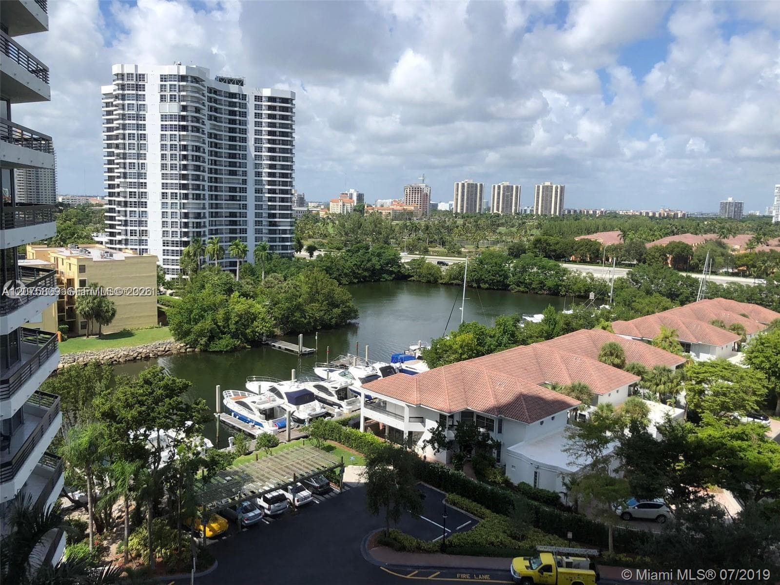 3530 Mystic Pointe Dr # 1008, Aventura, FL 33180