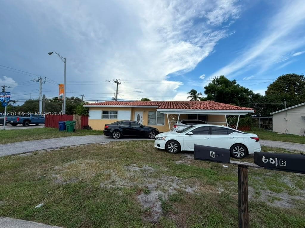 601 NE 180th St # B, Miami, FL 33162 — zdjęcie 4