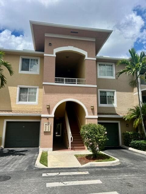 6426 Emerald Dunes Drive # 206, West Palm Beach, FL 33411