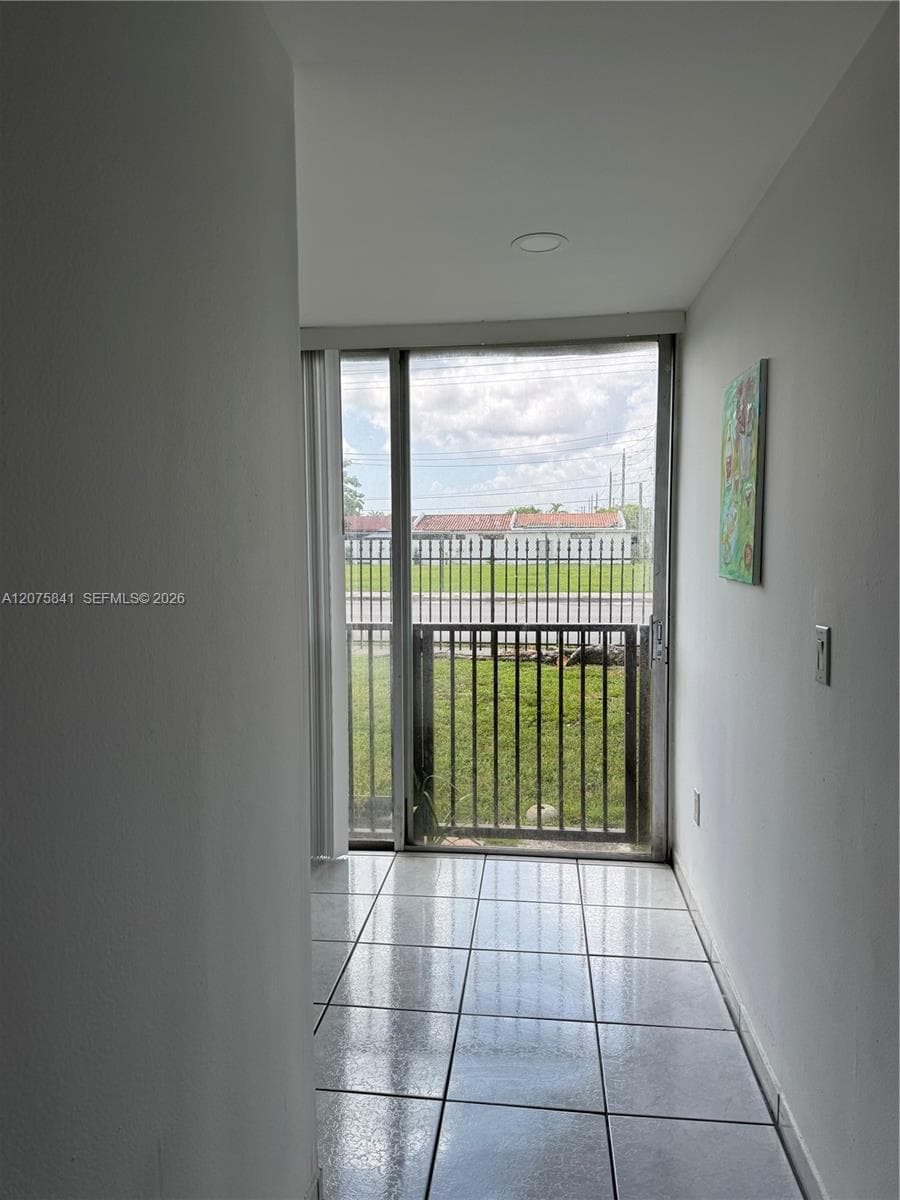 9401 SW 4th St # 103, Miami, FL 33174 — zdjęcie 3