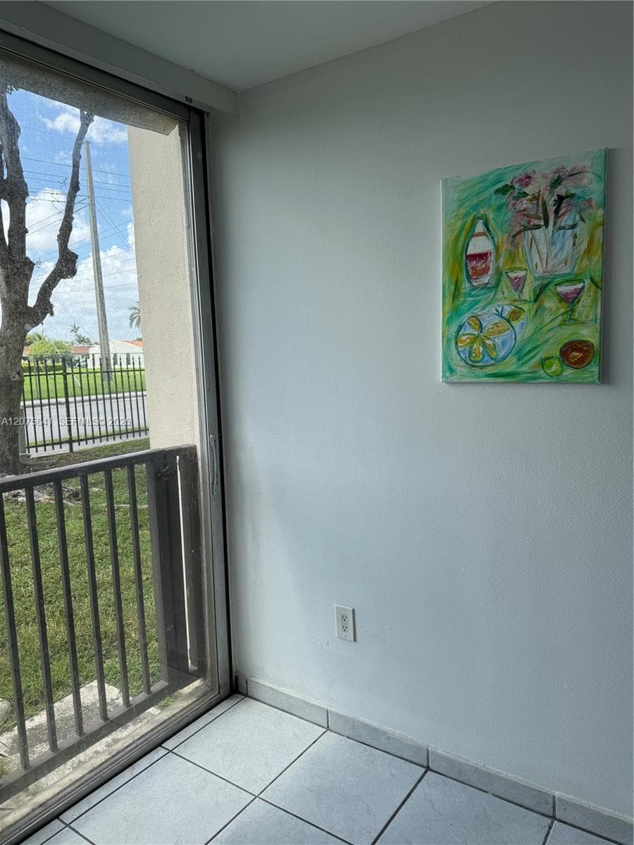 9401 SW 4th St # 103, Miami, FL 33174 — zdjęcie 4