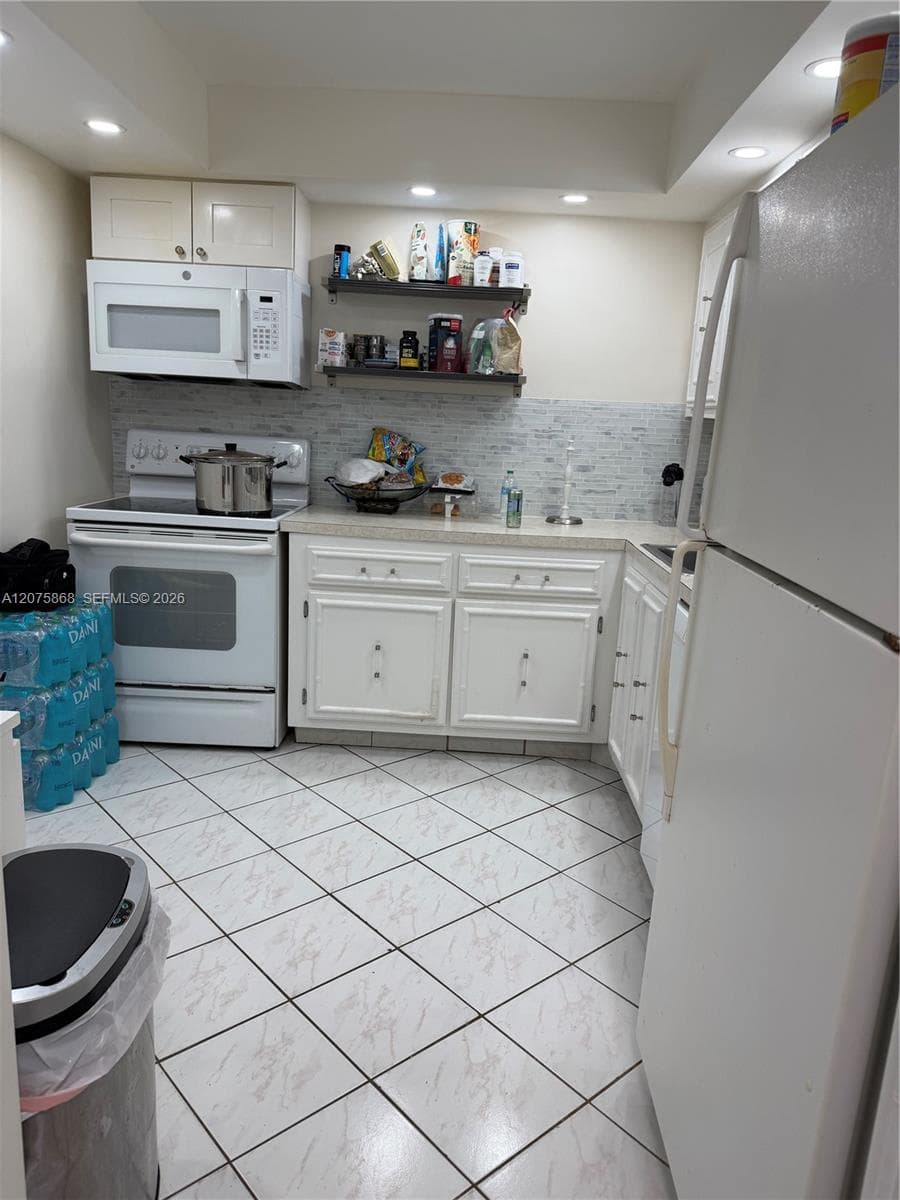 2000 Atlantic Shores Blvd # 407, Hallandale Beach, FL 33009 — zdjęcie 4