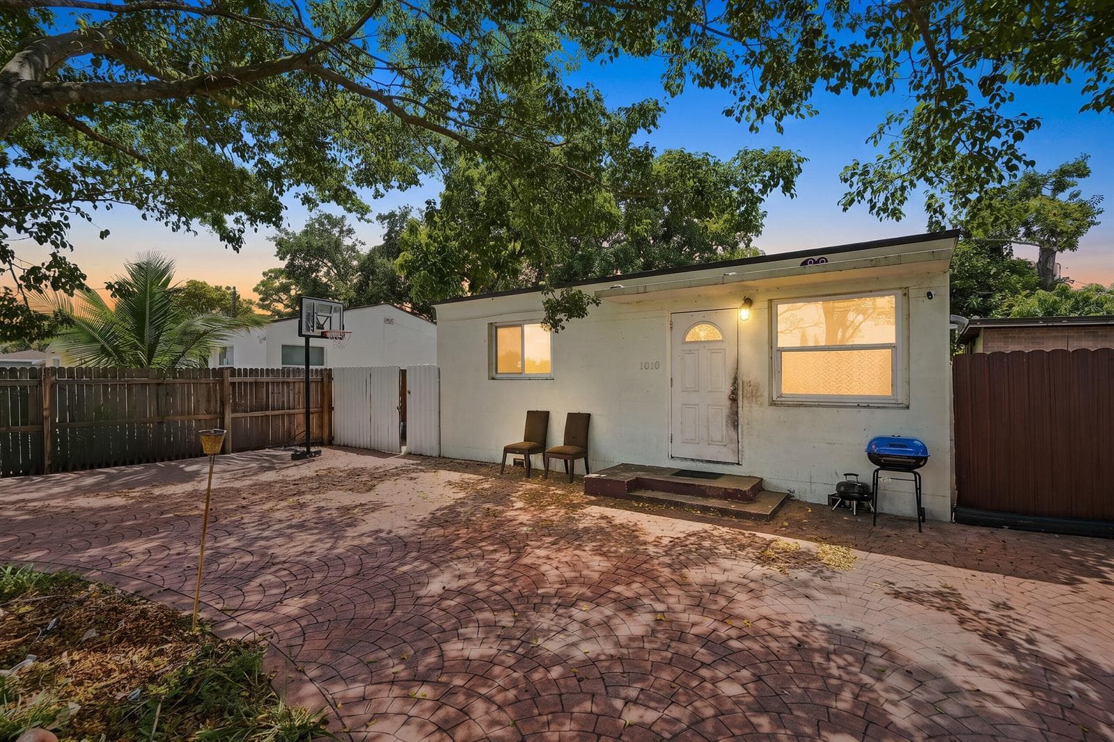 1010 Burlington Street, Opa-Locka, FL 33054 — zdjęcie 5
