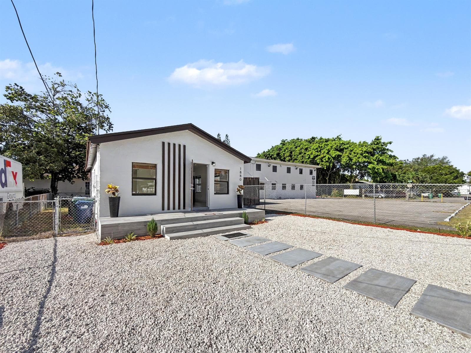 1880 NW 65TH Street, Miami, FL 33147 — zdjęcie 3