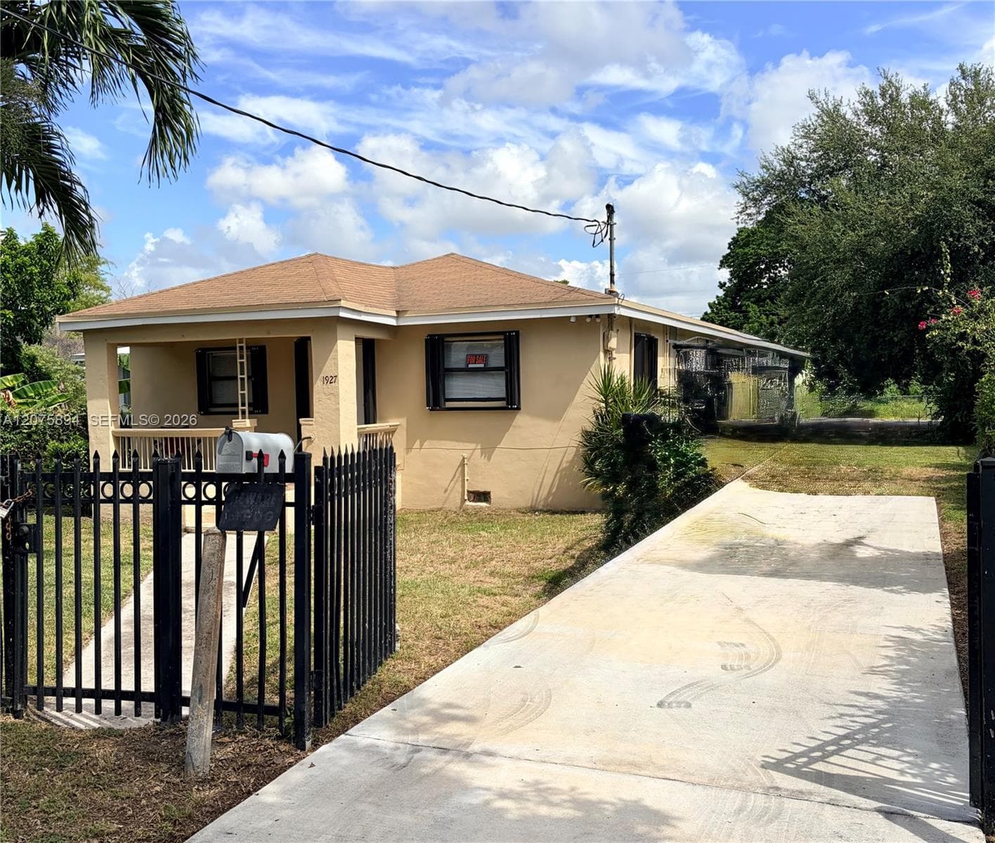 1927 NW 64th St, Miami, FL 33147 — zdjęcie 2