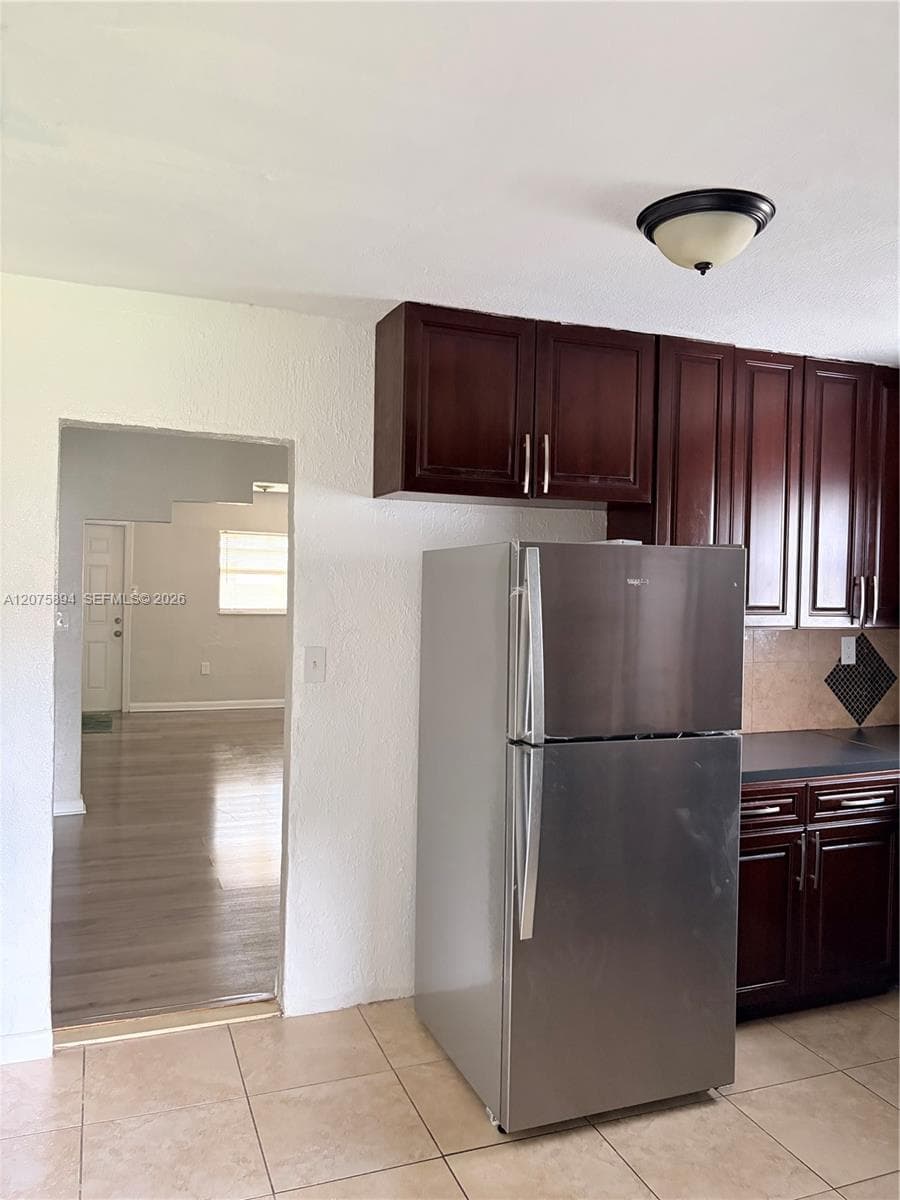 1927 NW 64th St, Miami, FL 33147 — zdjęcie 5