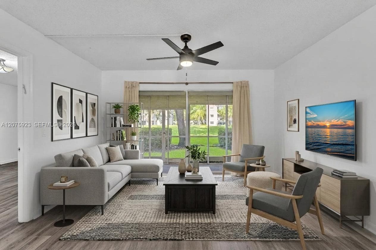 1300 SW 124th Ter # 105P, Pembroke Pines, FL 33027 — zdjęcie 2