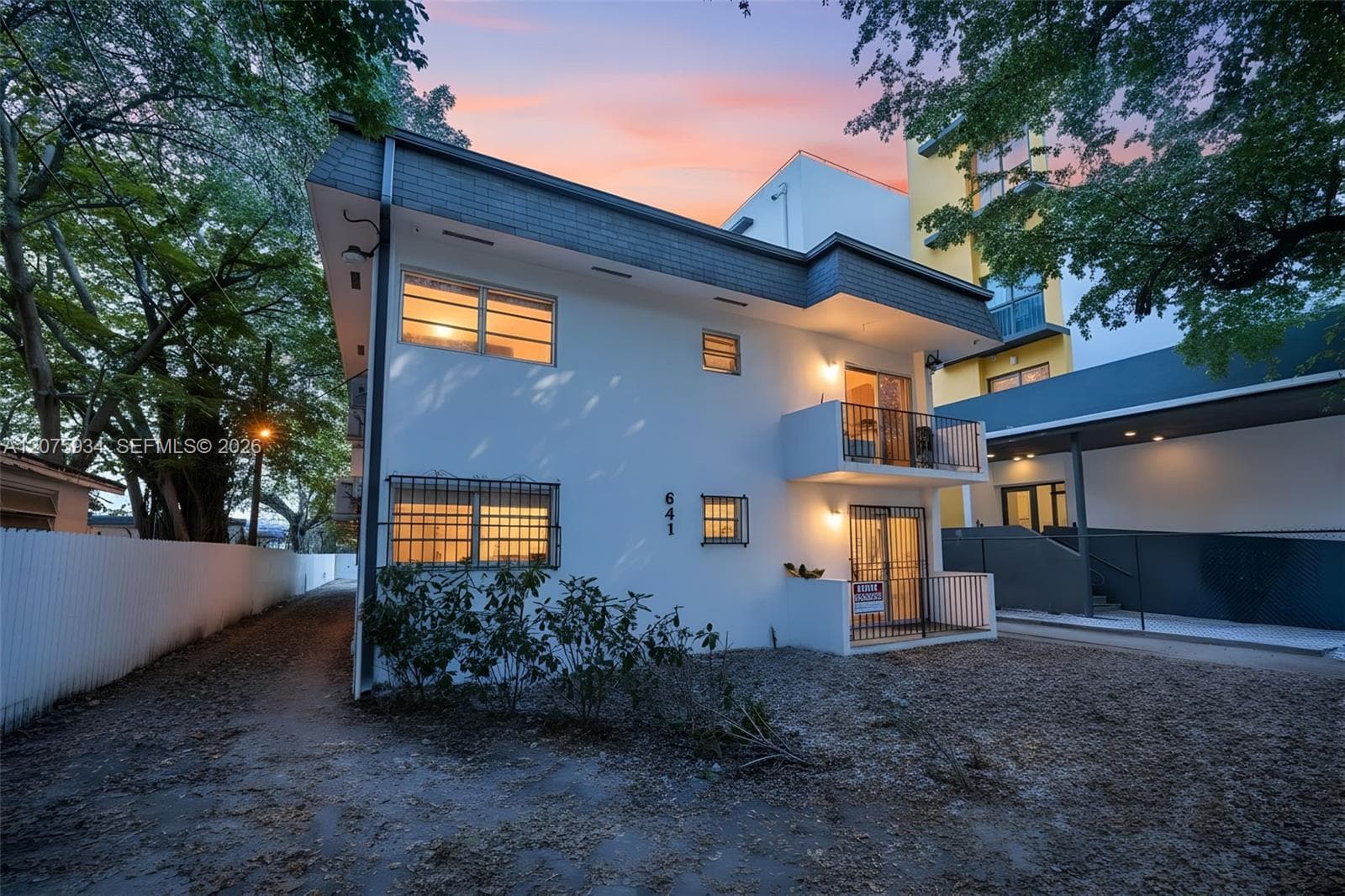 641 NW 2nd St, Miami, FL 33128 — zdjęcie 2