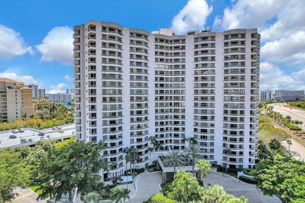 3300 NE 191st St # LP03, Aventura, FL 33180 — zdjęcie 5